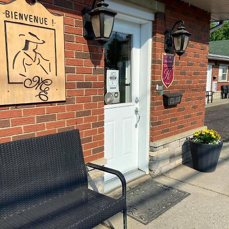 Motel Exquise Coaticook Exterior photo