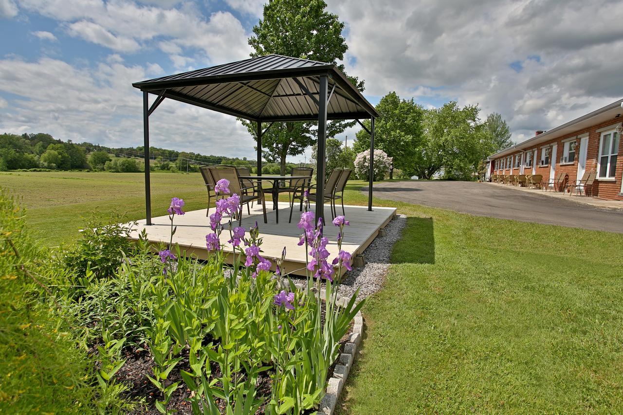 Motel Exquise Coaticook Exterior photo